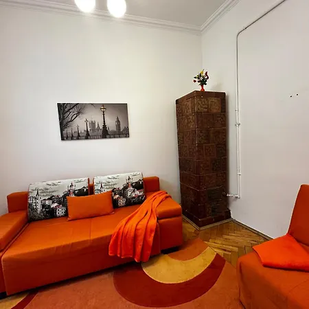 Orange Loft Near Old Old Town
