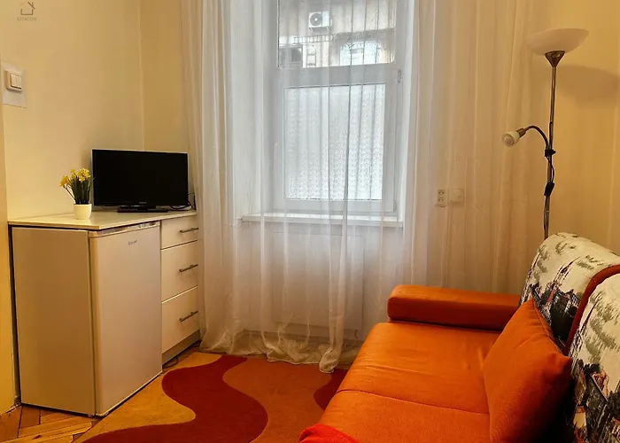 Orange Loft Near Old Old Town *