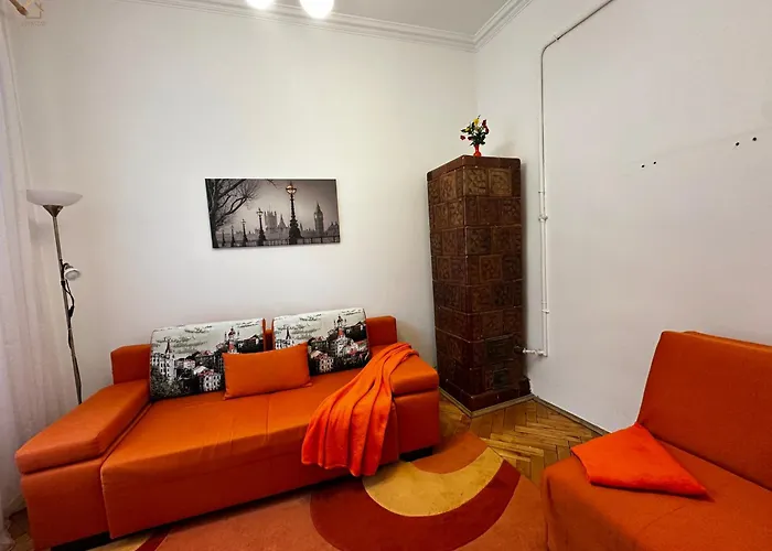 Orange Loft Near Old Old Town
